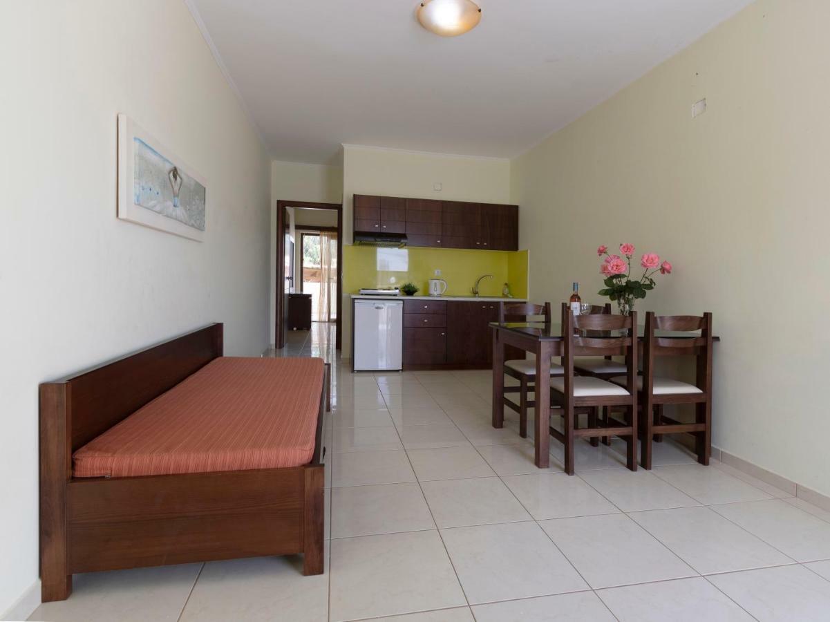Sandy Suites Kalamaki  Bagian luar foto